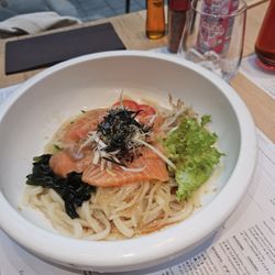 Kokuban - Salmon udon salad