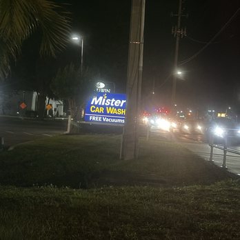 Friends Indian Cuisine  - The mister car wash right next door to the restaurant. - Indian Near Me - Orlando, Florida