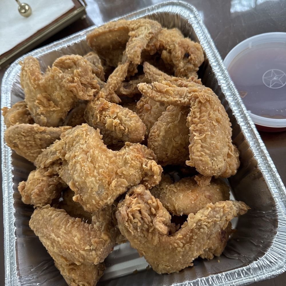 Crispy fried wings! Crispy fried wings!