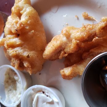 Red's Pub & Grill - Pubs Near Me - Algoma, Wisconsin