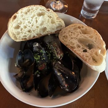 Rosemary & Olive - Mussels with white wine sauce - Italian Near Me - Indianapolis, Indiana Rosemary & Olive - Mussels with white wine sauce - Italian Near Me - Indianapolis, Indiana