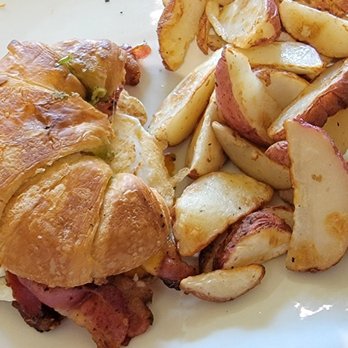 505 Cafe - Croissant sandwich with potatoes - Pizza Near Me - Clare, Michigan