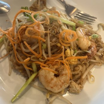 Thai Oishi Restaurant - Shrimp Pad Thai - Sushi Bars Near Me - Lakeland, Florida Thai Oishi Restaurant - Shrimp Pad Thai - Sushi Bars Near Me - Lakeland, Florida