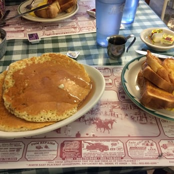 Brown Cow Restaurant - Breakfast & Brunch Near Me - Newport, Vermont