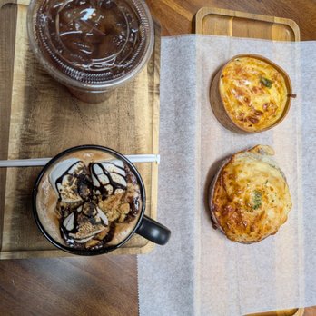 Chateau De Chantilly Cafe - Earl grey iced tea, s'mores latte, turkey quiche, onion bun - Bakeries Near Me - Chantilly, Virginia
