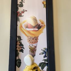 Tulip Gelato - Biscotti, and salted caramel flavors with honey macaron