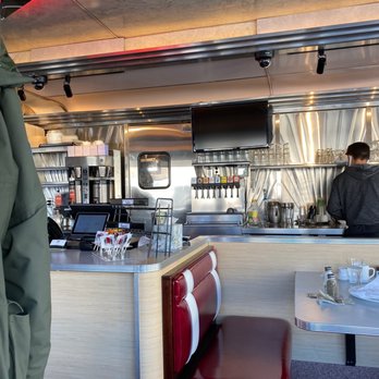 Georgie's Diner - a man standing at the counter - Vegan Near Me - West Haven, Connecticut Georgie's Diner - a man standing at the counter - Vegan Near Me - West Haven, Connecticut