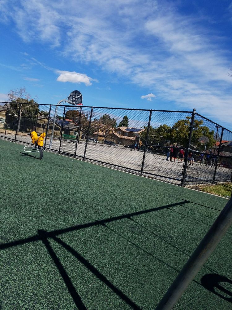Bayview Basketball Courts Logo