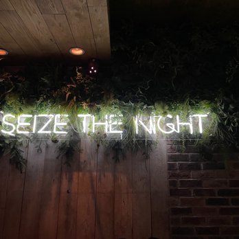 Monarch Rooftop - Lounges Near Me - New York, New York