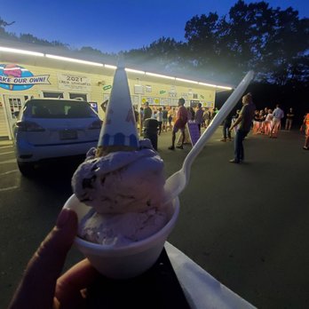 Lago's Ice Cream - 2 scoops which were huge. BlackBerry chip and blueberry - Ice Cream & Frozen Yogurt Near Me - Rye, New Hampshire