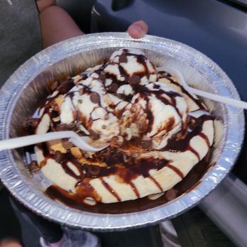 Pizza DZ - S'mores are my bf's favorite - Pizza Near Me - Fountain Valley, California Pizza DZ - S'mores are my bf's favorite - Pizza Near Me - Fountain Valley, California