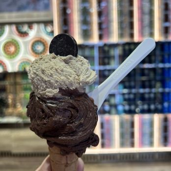 Venchi - Gelato Near Me - Glendale, California