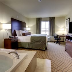 Cobblestone Inn & Suites - Linton - Luxurious whirlpool suite
