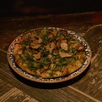 Mariel Underground - Chicken pizza - Dance Clubs Near Me - Boston, Massachusetts