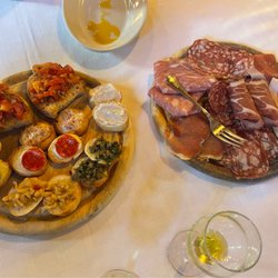 Tenuta del Palagio - Bruschetta with various spreads! Meat plate!