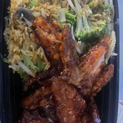 General Tso's Chicken with vegetables fried rice