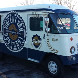 Clyde @ Vincent Van Doughnut - The truck!