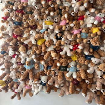 Bear Cup - Teddy Bear Wall, absolutely fun as a photo op - Bubble Tea Near Me - Fullerton, California
