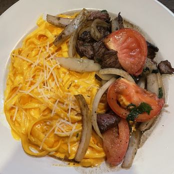 Ceviche Arigato - Lomo Saltado con tallarines a la huancaina - Peruvian Near Me - Lake Park, Florida