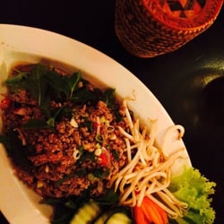 Manima - Larb mit Rind und Klebereis