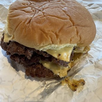 Buddy’s Burgers - I know it dosnt look like a lot, but it is. It will be hard to stop eating - Burgers Near Me - Round Rock, Texas