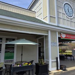 Bellas Italian Gourmet - Outside View