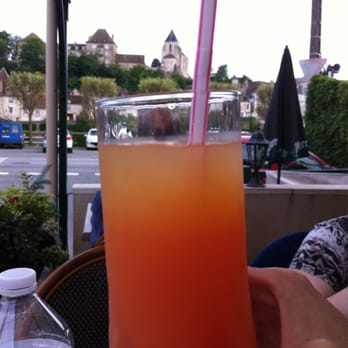 Pizza Bella - Cocktail asian avec Château Naillac en fond - Pizza Near Me - Le Blanc, 36 Pizza Bella - Cocktail asian avec Château Naillac en fond - Pizza Near Me - Le Blanc, 36