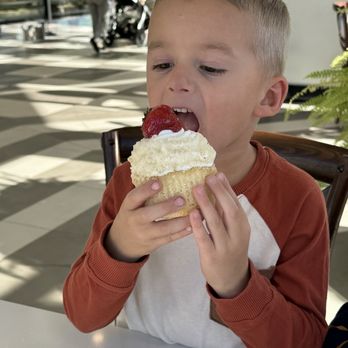Calandra’s Bakery - Bakeries Near Me - Fairfield, New Jersey