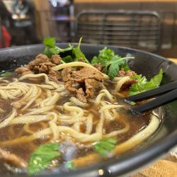 Délices Lepic - Hand pulled noodle soup / beef