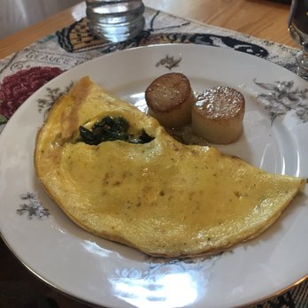 The Rose Petal Inn - Bed & Breakfast Near Me - Geneva, New York