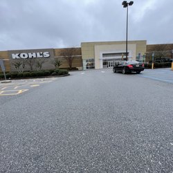 SEPHORA at Kohl's - Storefront and parking lot.