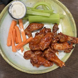 Wild Rose Tavern - Bbq chicken wings with ranch on the side