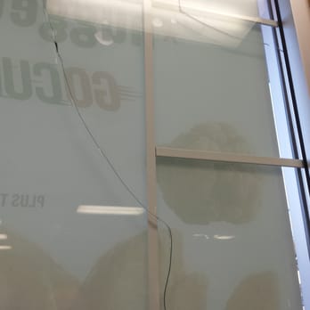 KFC - Broken window next to our booth! - Fast Food Near Me - Lake Elsinore, California
