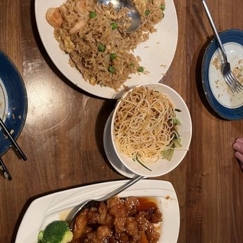 EMei - Dan Dan Noodle (w or without Pork) Fried Rice with Egg Sesame Chickensesame - Szechuan Near Me - Philadelphia, Pennsylvania EMei - Dan Dan Noodle (w or without Pork) Fried Rice with Egg Sesame Chickensesame - Szechuan Near Me - Philadelphia, Pennsylvania