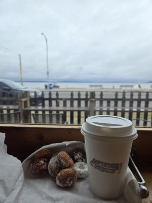 Ampersand Cafe on Alki by null