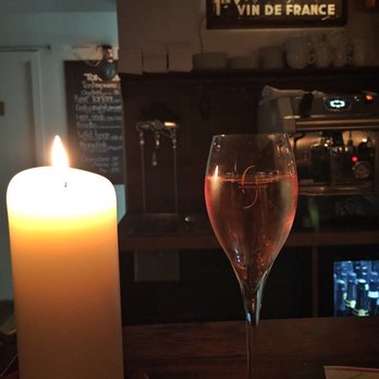 Bibendum - A glass of Spanish bubbly rosé at the bar - Wine Bars Near Me - København K, 84