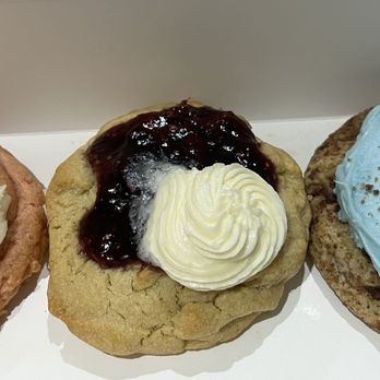 Crumbl - Northlake - Bakeries Near Me - Palm Beach Gardens, Florida