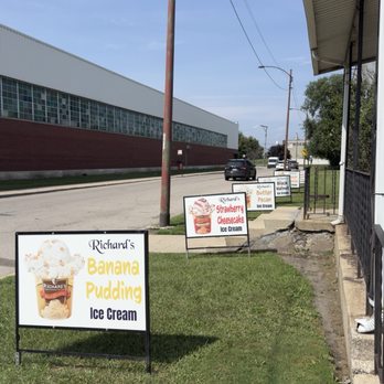 Richard's Super Premium Ice Cream - Outdoor - Ice Cream & Frozen Yogurt Near Me - Chicago, Illinois