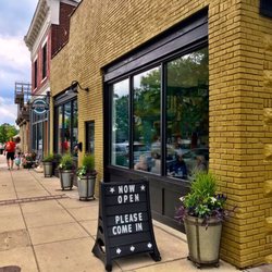 Grassroots & Vine - Front entrance