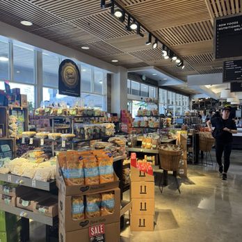 Nugget Markets - Grocery Near Me - Corte Madera, California