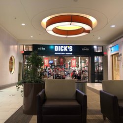 DICK'S Sporting Goods - Entrance