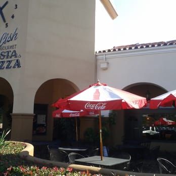 D'Lish - Outdoor seating at D'lish - Pizza Near Me - Chula Vista, California