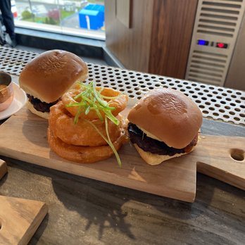 Concourse Club - Sliders - Cocktail Bars Near Me - Wood-Ridge, New Jersey Concourse Club - Sliders - Cocktail Bars Near Me - Wood-Ridge, New Jersey