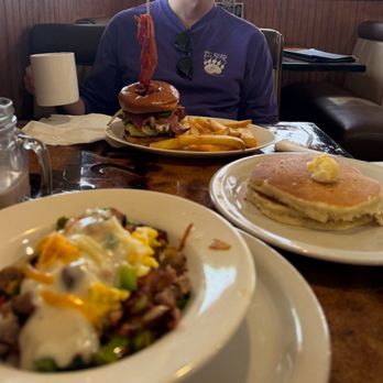 Western Diner - TNT burger, pancakes, meat lovers bowl - Breakfast & Brunch Near Me - Yucca Valley, California Western Diner - TNT burger, pancakes, meat lovers bowl - Breakfast & Brunch Near Me - Yucca Valley, California