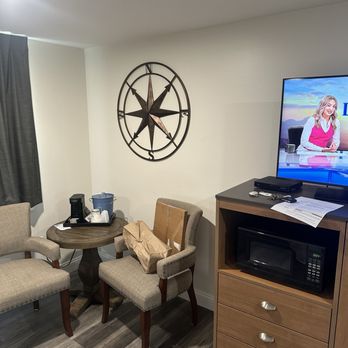 Dune Crest Hotel - Hotels Near Me - North Truro, Massachusetts