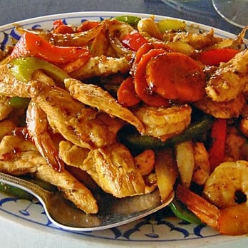 Thai Chili - Shrimp, chicken and cashew dish - Thai Near Me - Reno, Nevada