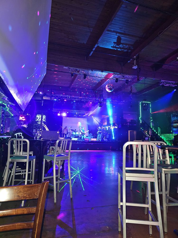 Stage 722 Music Venue & Food Hall - wedding in Portland, OR