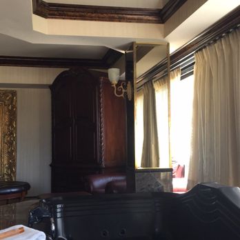 Peppermill Reno - The inside of one of the suites. - Casinos Near Me - Reno, Nevada