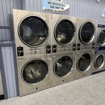 G & G Wash - Clean, large laundry machines to handle bulk items such as comforters, pet beds, and more - Laundromat Near Me - San Pedro, California G & G Wash - Clean, large laundry machines to handle bulk items such as comforters, pet beds, and more - Laundromat Near Me - San Pedro, California