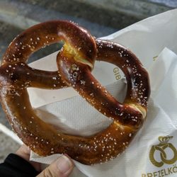 Bretzelkönig - Basic Pretzel, CHF 2